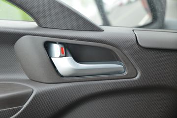 擎天柱&nbsp;载货车驾驶室                                               图片