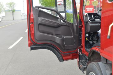 擎天柱&nbsp;载货车驾驶室                                               图片