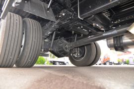 擎天柱&nbsp;载货车底盘                                                图片