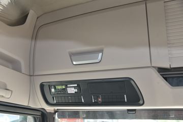 �й����� �ǵ¿�SITRAK C9H�ؿ� 570���� 6X4 AMT�Զ���ǣ����(����)(��Һ��)ͼƬ