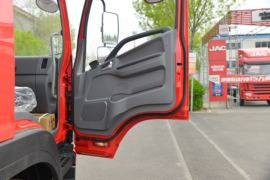 德沃斯V8&nbsp;载货车驾驶室                                               图片