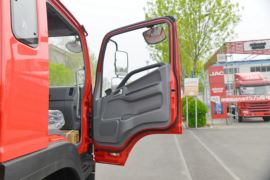 德沃斯V8&nbsp;载货车驾驶室                                               图片