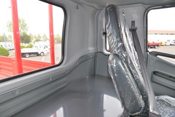 ���� ����˹V8 ����� 195���� 4X2 4.6���Ű������ػ���(����)(HFC1181B80K1D4S)ͼƬ