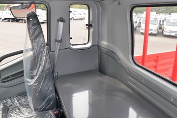 ���� ����˹V8 ����� 195���� 4X2 4.6���Ű������ػ���(����)(HFC1181B80K1D4S)ͼƬ