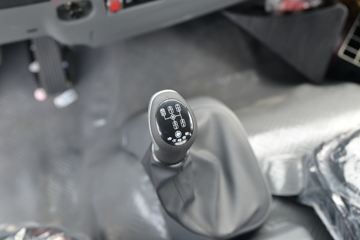 ���� ����˹V8 ����� 195���� 4X2 4.6���Ű������ػ���(����)(HFC1181B80K1D4S)ͼƬ