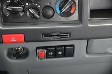 ���� ����˹V8 ����� 195���� 4X2 4.6���Ű������ػ���(����)(HFC1181B80K1D4S)ͼƬ