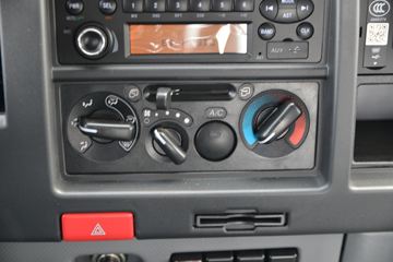 ���� ����˹V8 ����� 195���� 4X2 4.6���Ű������ػ���(����)(HFC1181B80K1D4S)ͼƬ