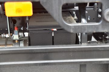  ˹V8  195 4X2 4.6Űػ()(HFC1181B80K1D4S)ͼƬ