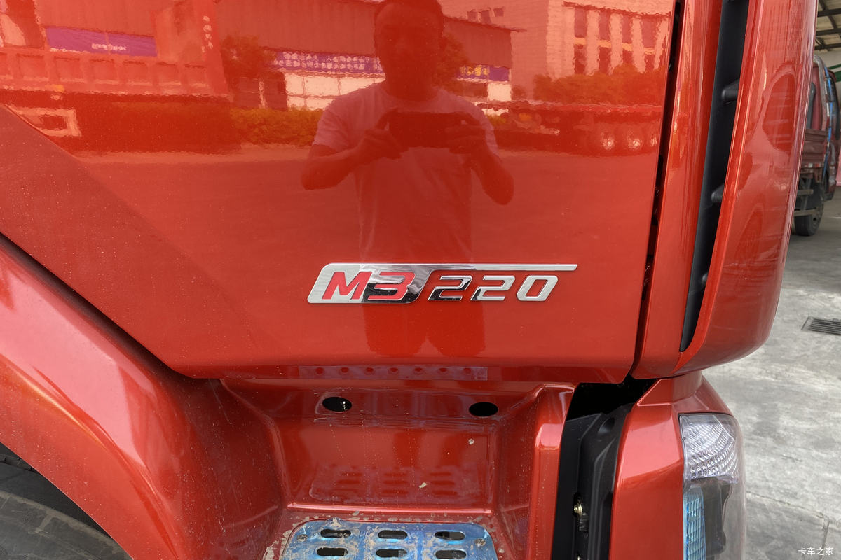  ³M3 220 4X2 6.8ײդʽػ                                                