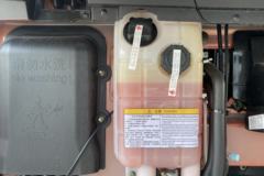 东风柳汽 新乘龙M3 220马力 4X2 6.8米仓栅式载货车