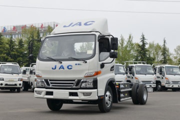 江淮 帅铃i5 4.5T 4.15米厢式纯电动轻卡底盘