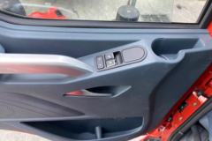 东风柳汽 新乘龙M3 220马力 4X2 6.8米仓栅式载货车