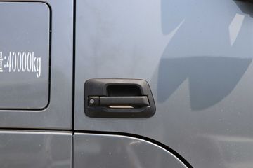 ���� ŷ������ ��Խ�� 580���� 6X4 AMT�Զ���ǣ����(����)ͼƬ