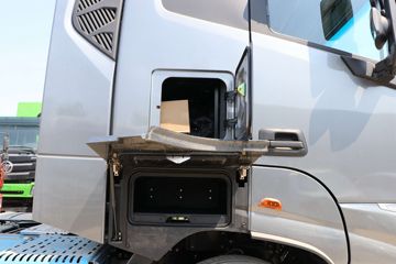 ���� ŷ������ ��Խ�� 580���� 6X4 AMT�Զ���ǣ����(����)ͼƬ