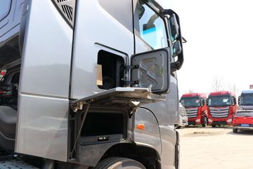 ���� ŷ������ ��Խ�� 580���� 6X4 AMT�Զ���ǣ����(����)ͼƬ