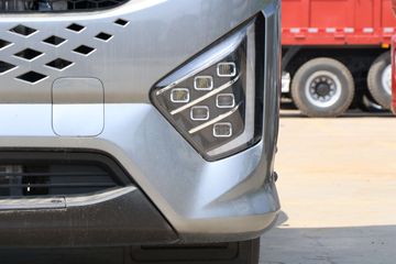 ���� ŷ������ ��Խ�� 580���� 6X4 AMT�Զ���ǣ����(����)ͼƬ