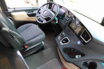 ���� ŷ������ ��Խ�� 580���� 6X4 AMT�Զ���ǣ����(����)ͼƬ