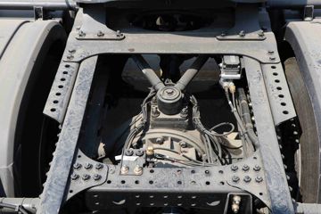 ���� ŷ������ ��Խ�� 580���� 6X4 AMT�Զ���ǣ����(����)ͼƬ