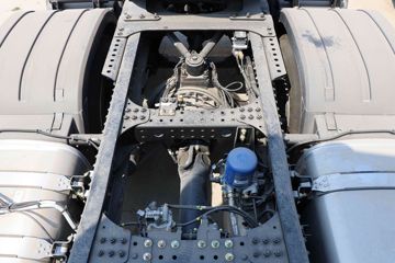 ���� ŷ������ ��Խ�� 580���� 6X4 AMT�Զ���ǣ����(����)ͼƬ