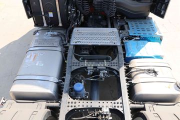 ���� ŷ������ ��Խ�� 580���� 6X4 AMT�Զ���ǣ����(����)ͼƬ