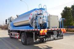 一汽解放 J6L中卡 220马力 4X2 沥青洒布车(新东日牌)(YZR5180GLQCA6)