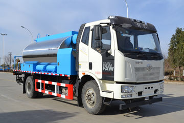 一汽解放 J6L中卡 220马力 4X2 沥青洒布车(新东日牌)(YZR5180GLQCA6)