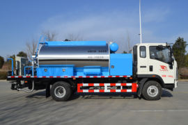 重汽HOWO轻卡底盘&nbsp;沥青洒布车外观图片