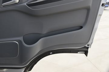 ���� ˧��Q6 ����ʿ ����� 160���� 4X2 4.015����س�(����)ͼƬ