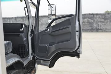 ���� ˧��Q6 ����ʿ ����� 160���� 4X2 4.015����س�(����)ͼƬ