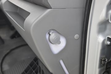 ���� ˧��Q6 ����ʿ ����� 160���� 4X2 4.015����س�(����)ͼƬ