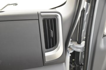 ���� ˧��Q6 ����ʿ ����� 160���� 4X2 4.015����س�(����)ͼƬ