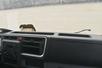 ���� ˧��Q6 ����ʿ ����� 160���� 4X2 4.015����س�(����)ͼƬ