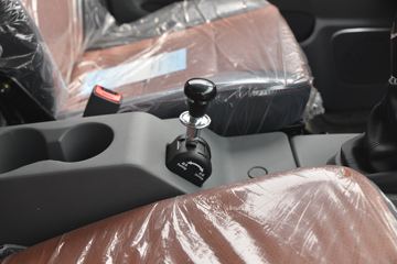 ���� ˧��Q6 ����ʿ ����� 160���� 4X2 4.015����س�(����)ͼƬ