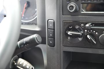 ���� ˧��Q6 ����ʿ ����� 160���� 4X2 4.015����س�(����)ͼƬ