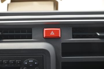 ���� ˧��Q6 ����ʿ ����� 160���� 4X2 4.015����س�(����)ͼƬ