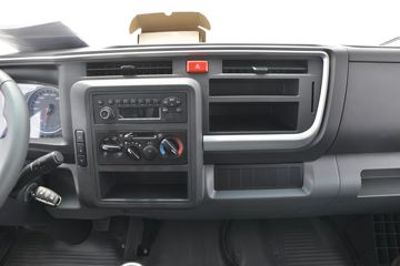 ���� ˧��Q6 ����ʿ ����� 160���� 4X2 4.015����س�(����)ͼƬ