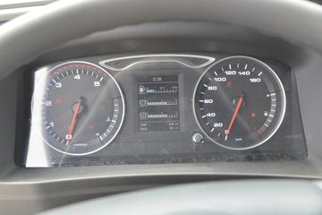 ���� ˧��Q6 ����ʿ ����� 160���� 4X2 4.015����س�(����)ͼƬ