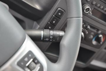 ���� ˧��Q6 ����ʿ ����� 160���� 4X2 4.015����س�(����)ͼƬ