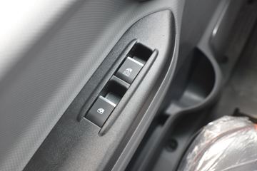 ���� ˧��Q6 ����ʿ ����� 160���� 4X2 4.015����س�(����)ͼƬ