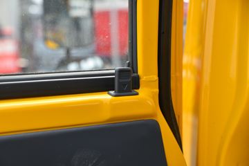 ���� ����J3 130���� 3.2��˫�������Ῠ(����)ͼƬ