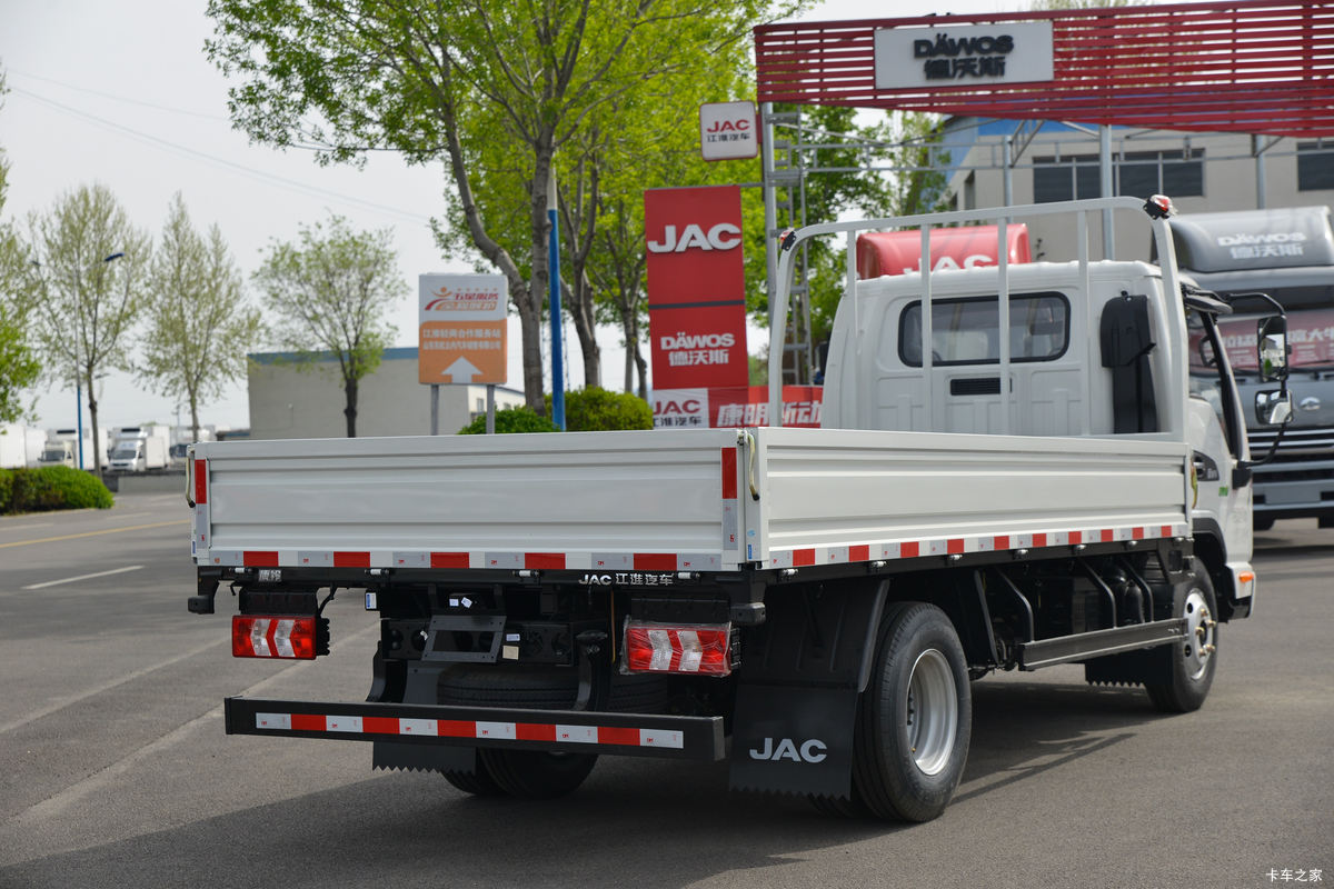 ���� ����J5 ƽ̨�� 132���� 4.18�׵��������Ῠ(����)(HFC1045P22K1C7S)��װ                                                