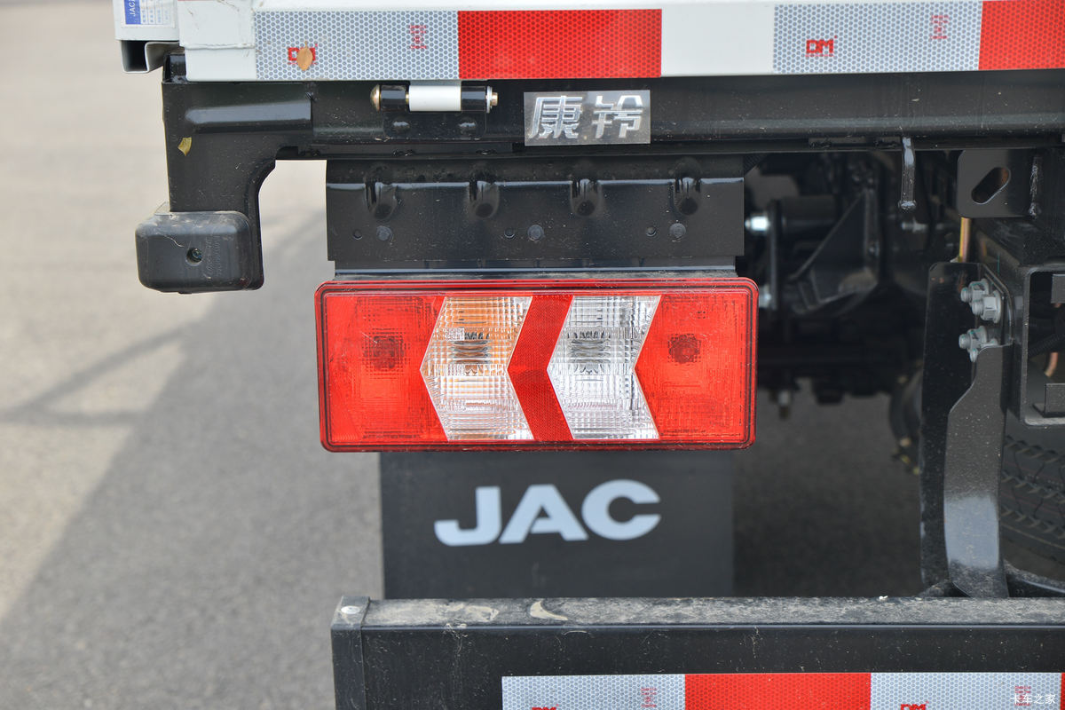 ���� ����J5 ƽ̨�� 132���� 4.18�׵��������Ῠ(����)(HFC1045P22K1C7S)��װ                                                