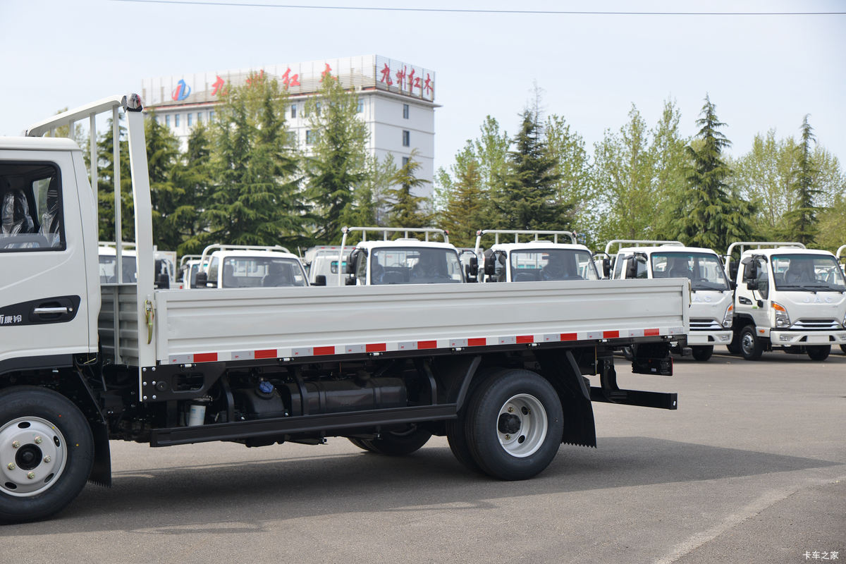 ���� ����J5 ƽ̨�� 132���� 4.18�׵��������Ῠ(����)(HFC1045P22K1C7S)��װ                                                