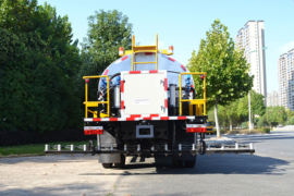 东风多利卡底盘&nbsp;沥青洒布车外观图片