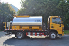 东风 多利卡D7 150马力 4X2 沥青洒布车(新东日牌)(YZR5100GLQE6)