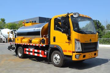 中国重汽HOWO 悍将 130马力 4X2 沥青洒布车(新东日牌)(YZR5090GLQZ6)
