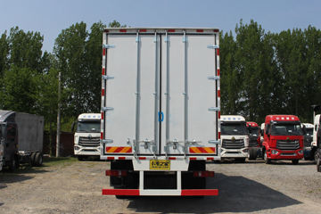 �й����� ����N5W�п� 220���� 4X2 6.75����ʽ�ػ���(����)(ZZ5187XXYK511JF1)ͼƬ
