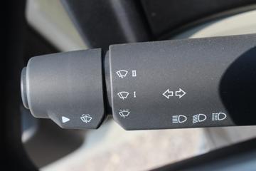 �й����� ����N5W�п� 220���� 4X2 6.75����ʽ�ػ���(����)(ZZ5187XXYK511JF1)ͼƬ