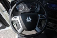 中国重汽 豪沃N5W中卡 220马力 4X2 6.75米厢式载货车(国六)(ZZ5187XXYK511JF1)