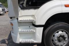 中国重汽 豪沃N5W中卡 220马力 4X2 6.75米厢式载货车(国六)(ZZ5187XXYK511JF1)